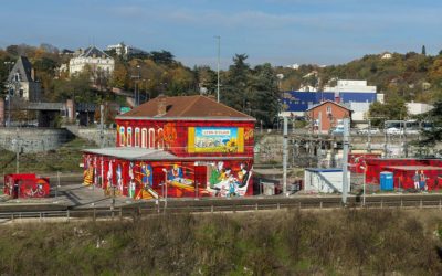 Fresque sur la gare de Lyon Saint Clair avec Cité de la création.